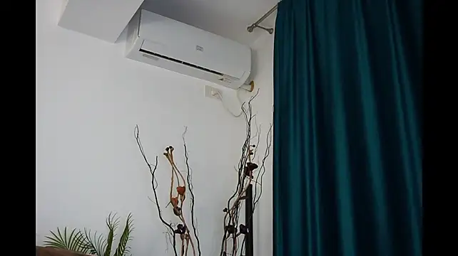 Chat +18 de 00ingrid ao vivo
