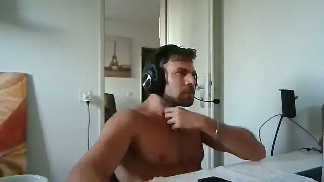 Chat +18 de alpha-hunk ao vivo