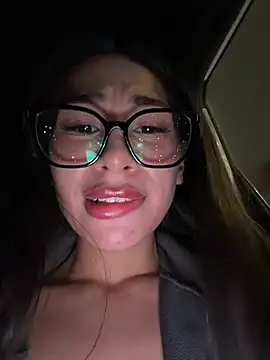 Aria51 – Naživo XXX chat