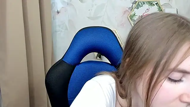 candy_Megan – Naživo XXX chat