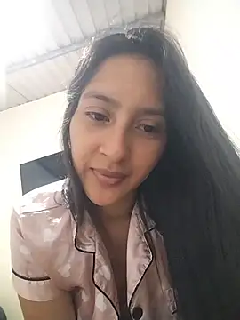 LauraMontaii 라이브 XXX 채팅