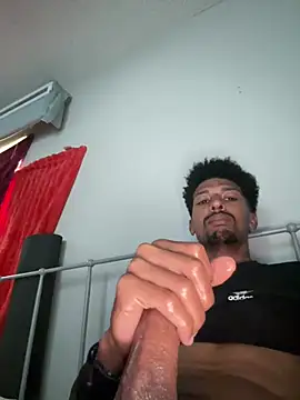 Czat XXX na żywo – BigPrettyDick777