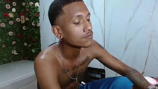 XXX chat uživo modela ManSant