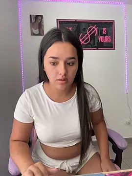 Luciaparker03 – Naživo XXX chat