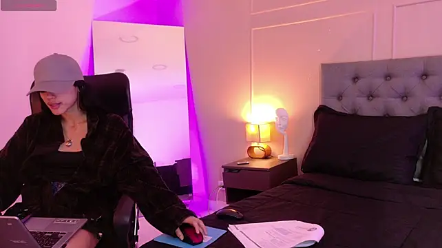 ALICESANDOVAL – Naživo XXX chat