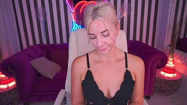 Živý XXX chat BellaRayyy
