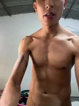 Chat XXX en directo de Tyler1999
