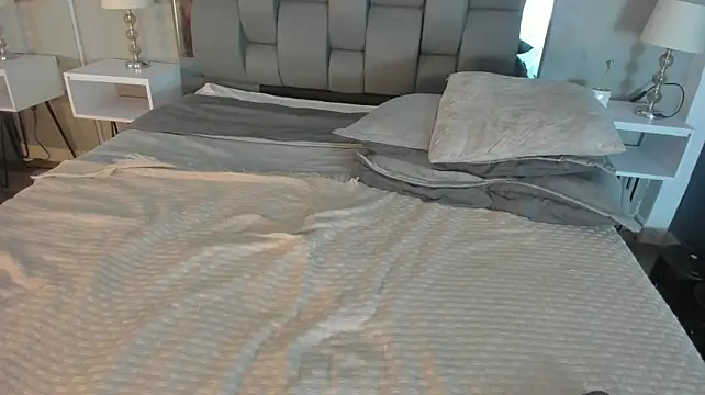 Charlie___Musk লাইভ XXX চ্যাট