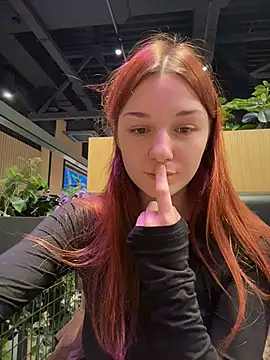 SaintMaya Chat XXX live