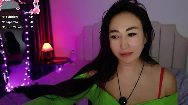 Chat +18 de JustAngel77 ao vivo