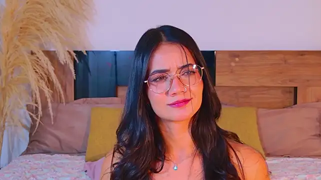 JulsPatel Adlı Modelin Canlı XXX Sohbeti
