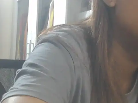 XXX chat uživo modela NancyRuvi