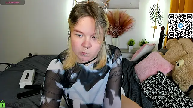 Alice_Suun Chat XXX live