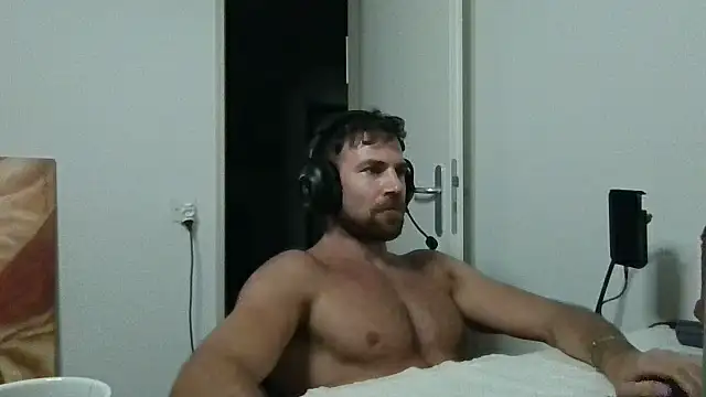 alpha-hunk live XXX chat