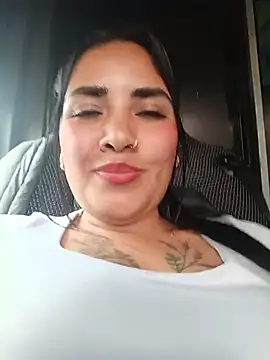 צ'אט XXX בשידור חי של MAYE__13