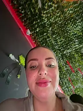 Chat +18 de Alirawrz ao vivo