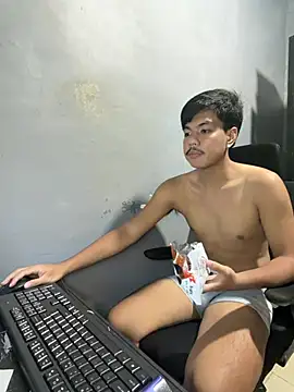 Dylannn_30 Adlı Modelin Canlı XXX Sohbeti