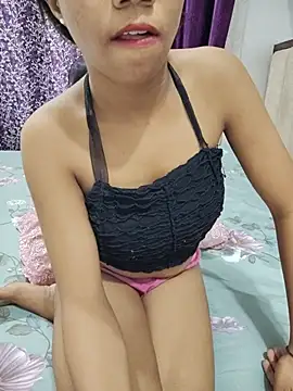 Chat XXX en directo de mini-cutie