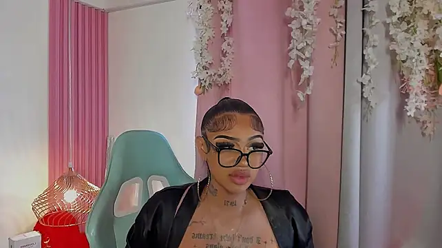 צ'אט XXX בשידור חי של Mia_Jansen