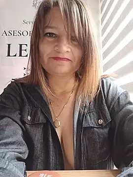 KAREN--03's Live XXX Chat