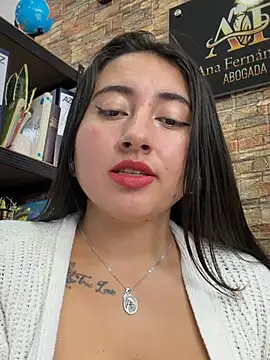 _Sarah-Office1's Live XXX Chat