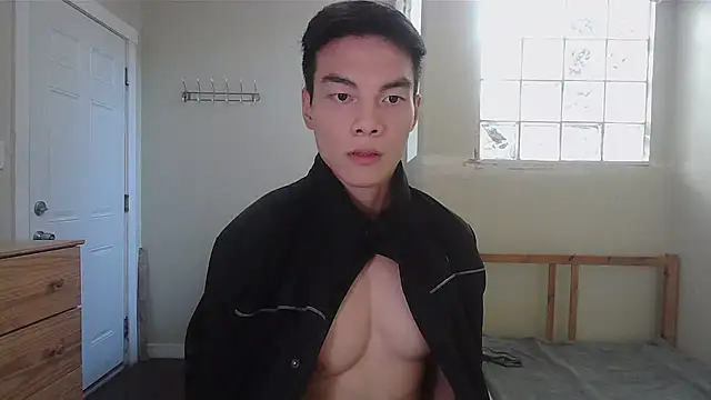 Allen8707 即時 XXX 聊天