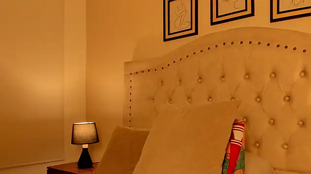 flower_laila's Live XXX Chat
