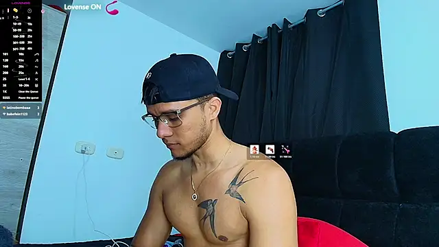 Chat XXX en directo de Roy-barney