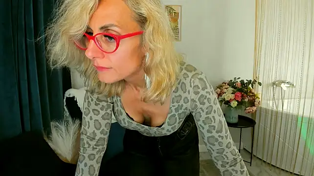 MuseOfStage Chat XXX live