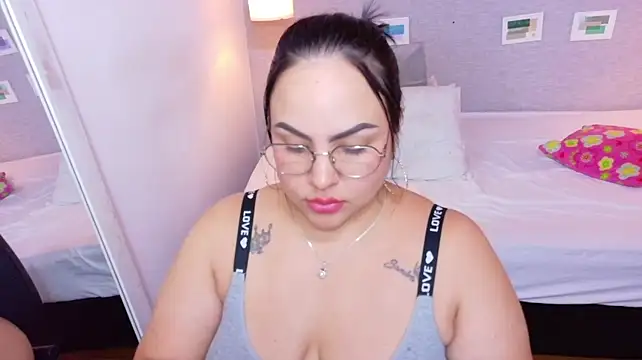 Curvy_sexyvalen – Live XXX-chat