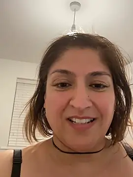 Spicy-Kareena Adlı Modelin Canlı XXX Sohbeti