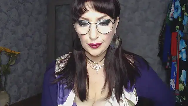 XXX chat uživo modela Aziza1
