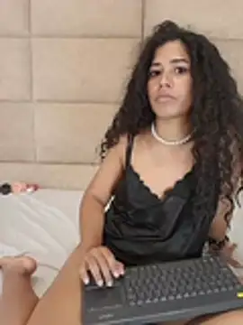 צ'אט XXX בשידור חי של MiiaKiss