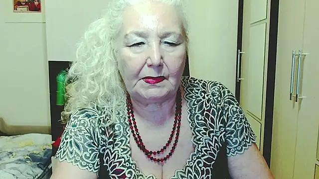 XXX chat uživo modela GrannyAlisa