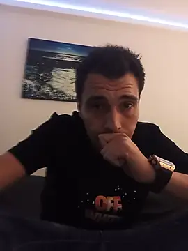 צ'אט XXX בשידור חי של dolcenick
