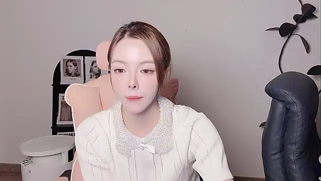 Alice172 即時 XXX 聊天