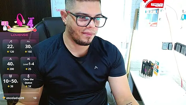Realjoel01 élő XXX-chatje