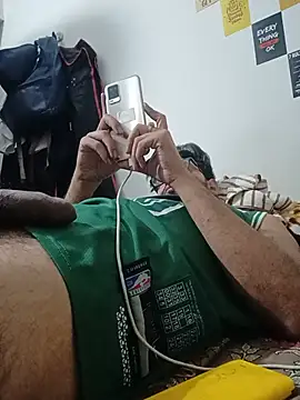 dhruvplayboy élő XXX-chatje