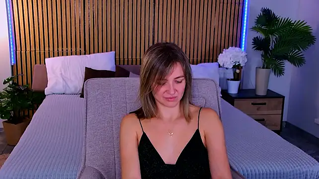 EmeraldGlow's Live XXX Chat