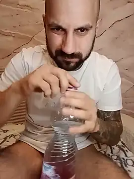 LorenzoCapone69 – Naživo XXX chat