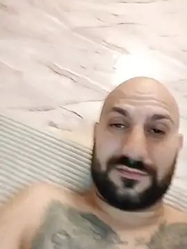 XXX chat uživo modela LorenzoCapone69