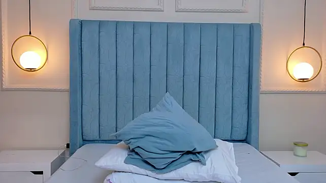 XXX chat uživo modela NicoleBlum