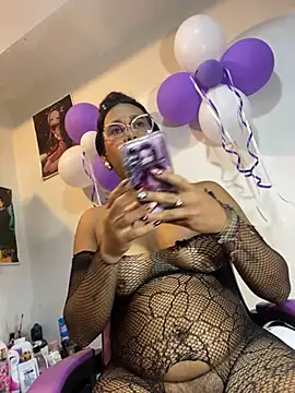 GoddessAlix Adlı Modelin Canlı XXX Sohbeti