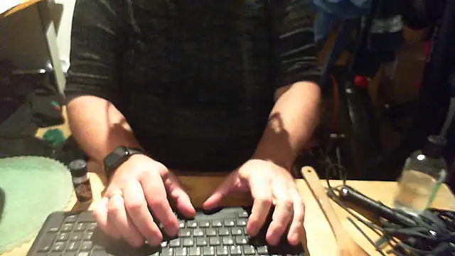 Chat +18 de Owned_drone ao vivo