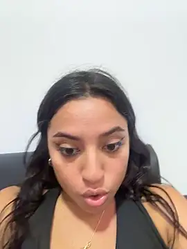 Chat XXX en directo de MeggyMae_