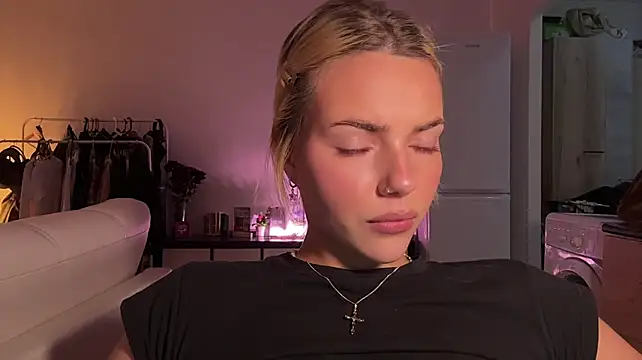 ChristelDuncombe Live XXX Chat