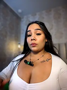 EmilyQueen3x – Live XXX-chat