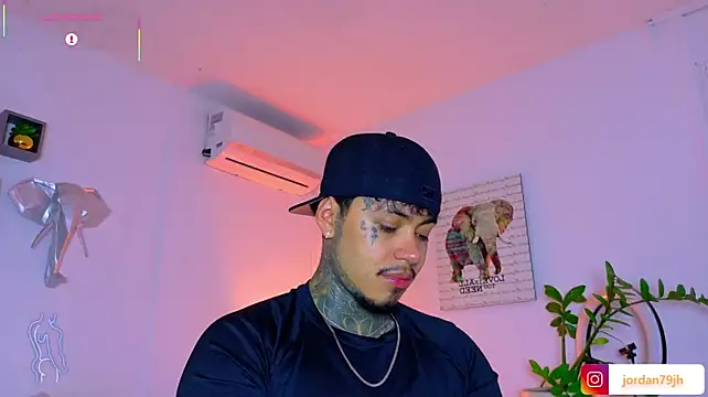 JordanSmiith_ Adlı Modelin Canlı XXX Sohbeti