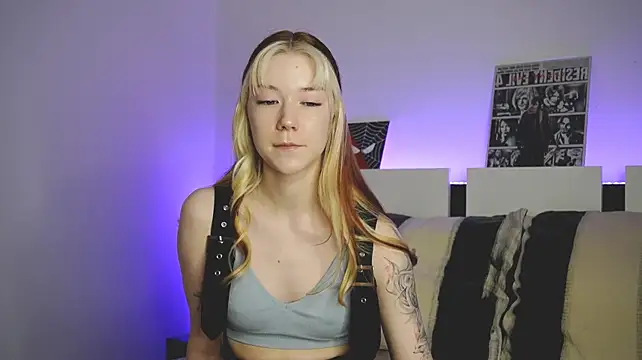 Chat +18 de litl_Mia ao vivo