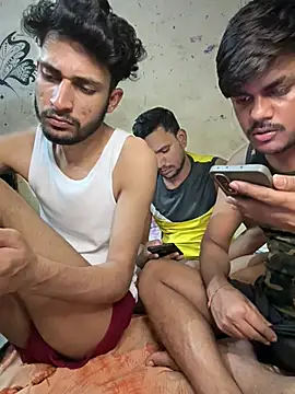 Chatroom XXX en direct de BiggerDickGuy